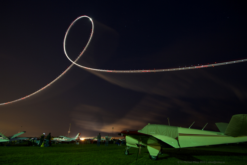 Illustration for article titled The size of this stunning explosion at an air show defies belief